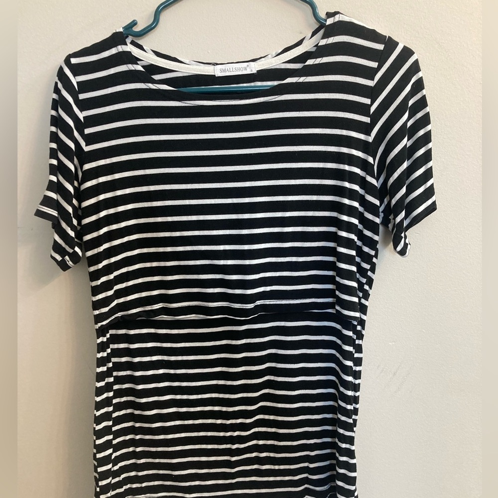 Striped Nursing T-shirt size small